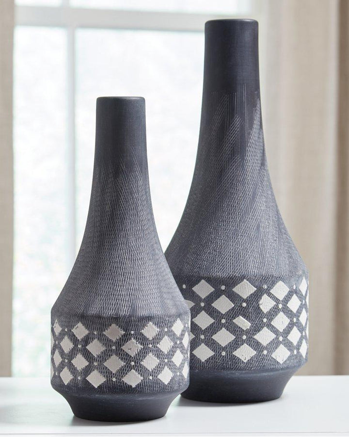 ASHLEY FURNITURE A2000262 Dornitilla Vase set of 2