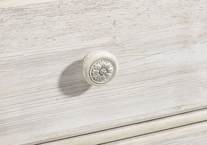 ASHLEY FURNITURE PKG002888 Queen Panel Bed With Mirrored Dresser and Chest