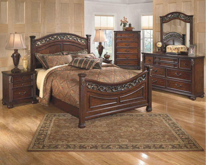 ASHLEY FURNITURE B526B1 Leahlyn Dresser and Mirror