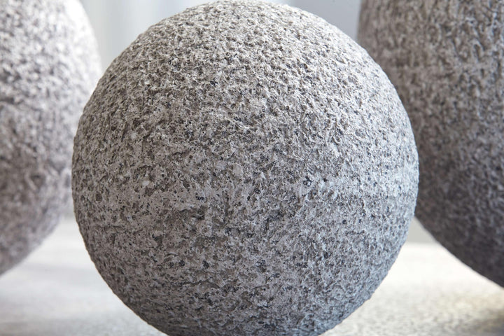 ASHLEY FURNITURE A2000494S Chanlow Sculpture