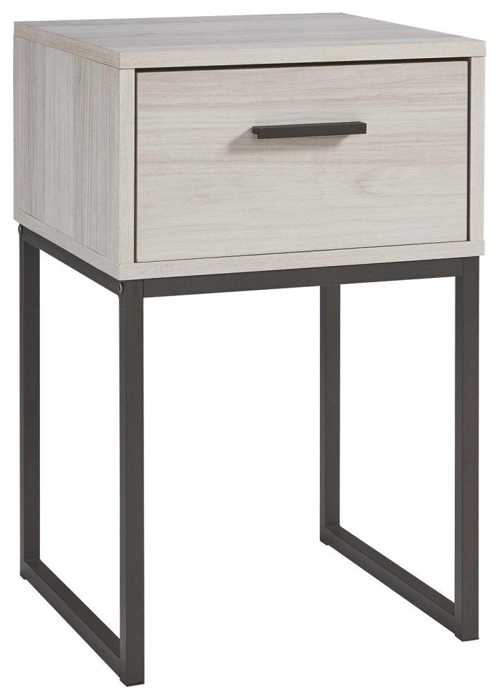 ASHLEY FURNITURE PKG008900 Queen Panel Headboard With Dresser and 2 Nightstands