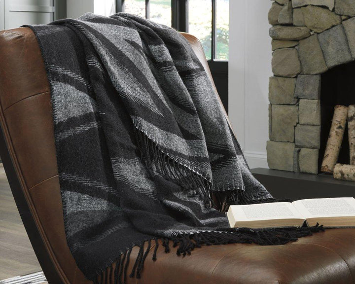 ASHLEY FURNITURE A1000552 Cecile Throw set of 3