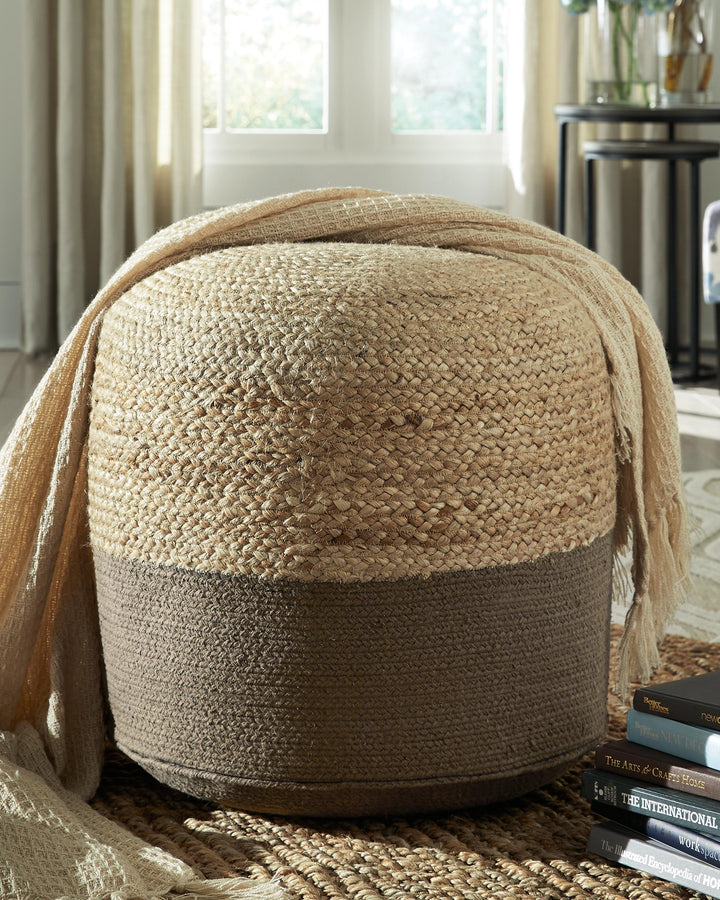 ASHLEY FURNITURE A1000675 Sweed Valley Pouf