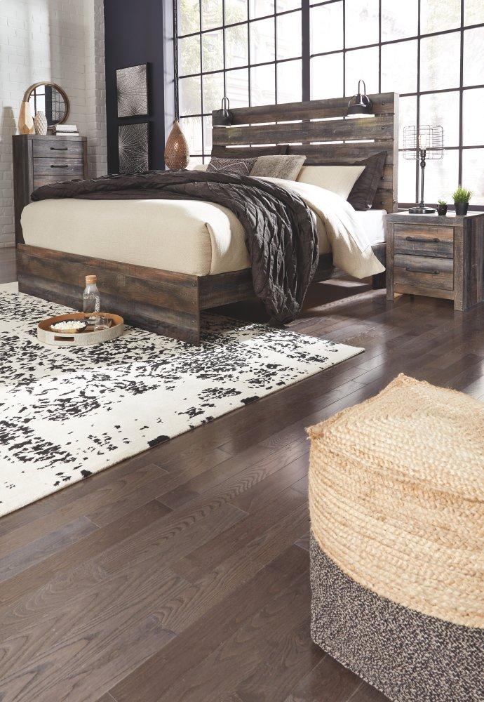 ASHLEY FURNITURE PKG003194 King Panel Bed With Mirrored Dresser and 2 Nightstands