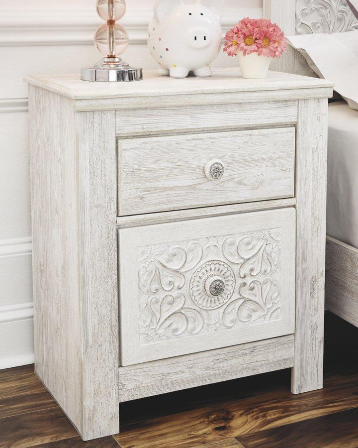 ASHLEY FURNITURE PKG014130 Queen Panel Bed With Mirrored Dresser and Nightstand