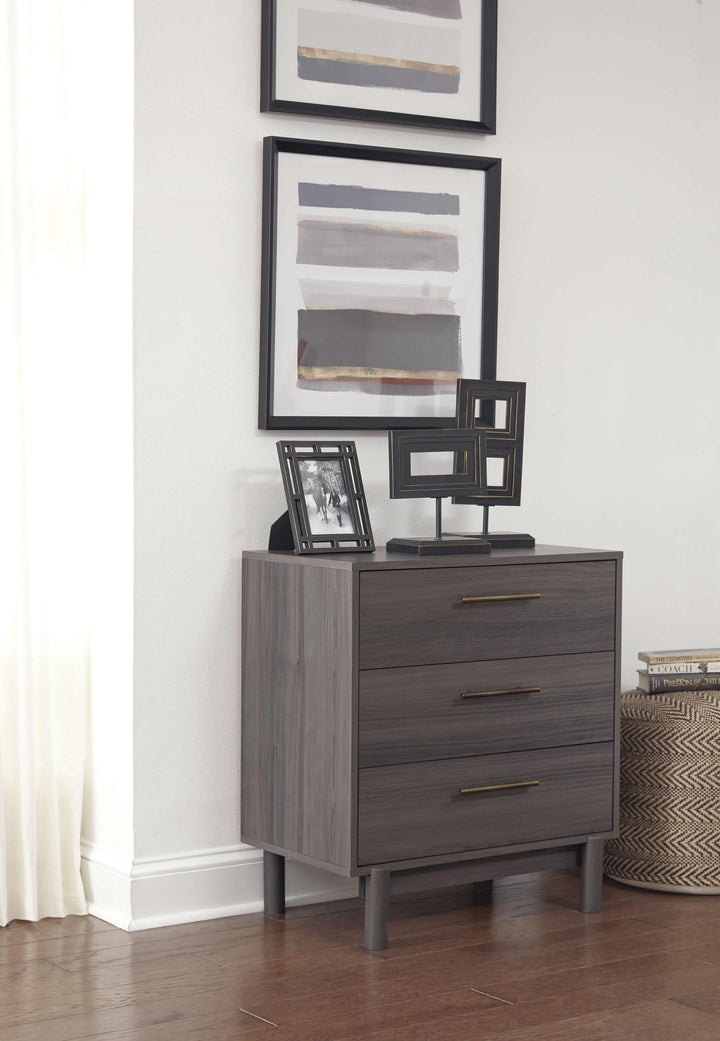 ASHLEY FURNITURE PKG008860 Queen Platform Bed With Dresser and Chest