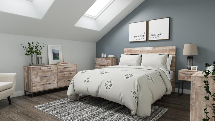 ASHLEY FURNITURE EB2320B1 Neilsville Queen Panel Platform Bed
