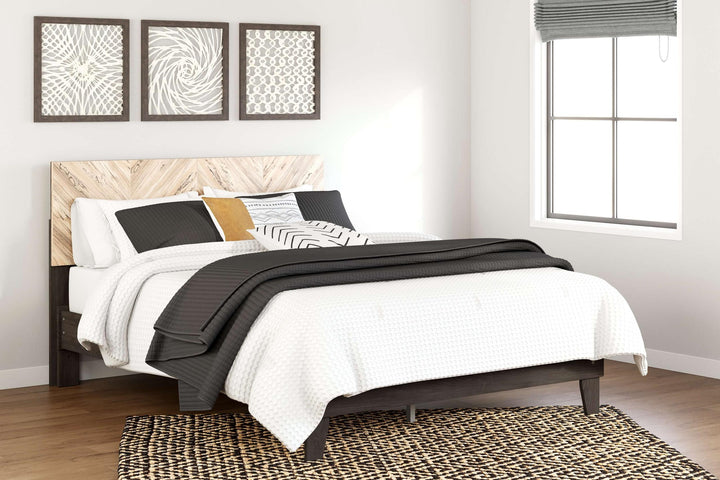 ASHLEY FURNITURE EB5514B5 Piperton Queen Panel Platform Bed