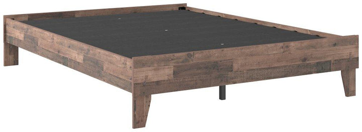 ASHLEY FURNITURE PKG009079 Queen Platform Bed With Dresser and Chest