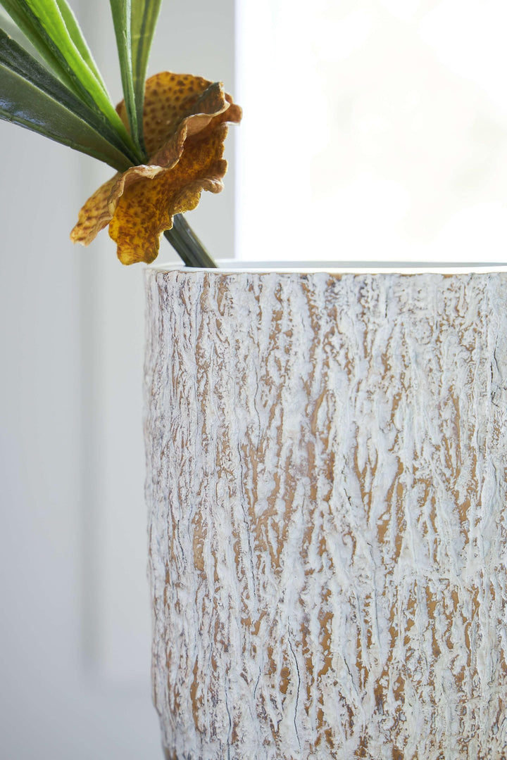 ASHLEY FURNITURE A2000544 Hannalee Vase