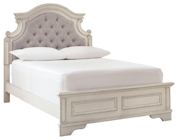 ASHLEY FURNITURE PKG006724 Full Panel Bed With Dresser