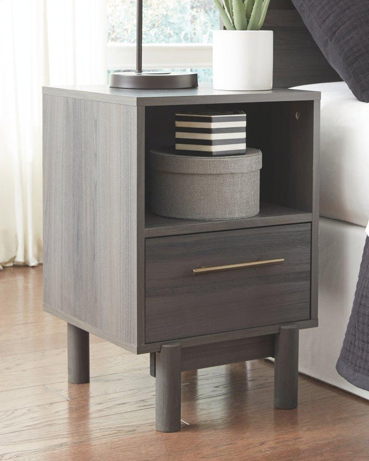 ASHLEY FURNITURE PKG008851 Queen Panel Headboard With Dresser and 2 Nightstands