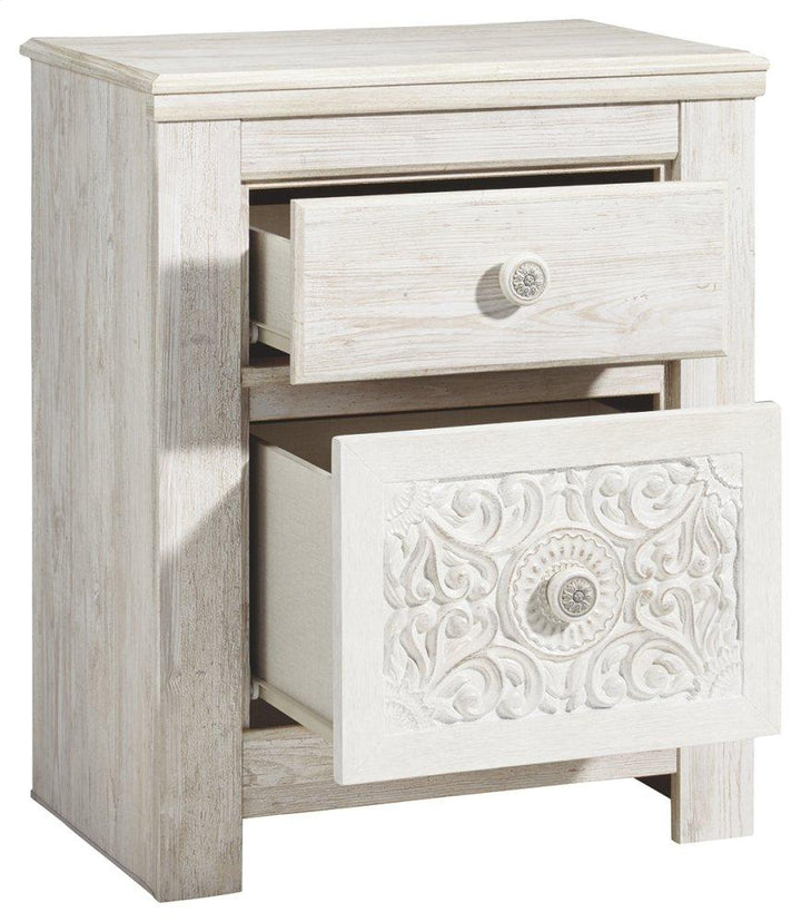 ASHLEY FURNITURE PKG014130 Queen Panel Bed With Mirrored Dresser and Nightstand