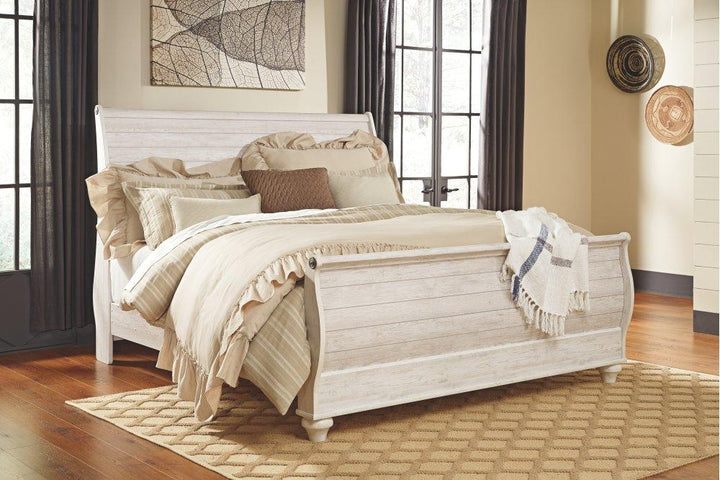 ASHLEY FURNITURE PKG004362 King Sleigh Bed With Mirrored Dresser and 2 Nightstands