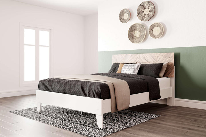 ASHLEY FURNITURE EB1221B5 Piperton Queen Panel Platform Bed
