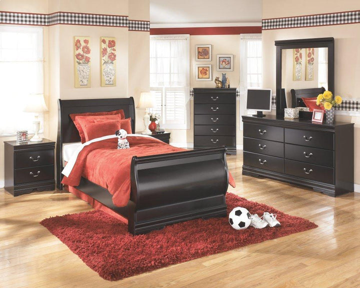 ASHLEY FURNITURE PKG002552 Full Sleigh Bed With Mirrored Dresser, Chest and 2 Nightstands