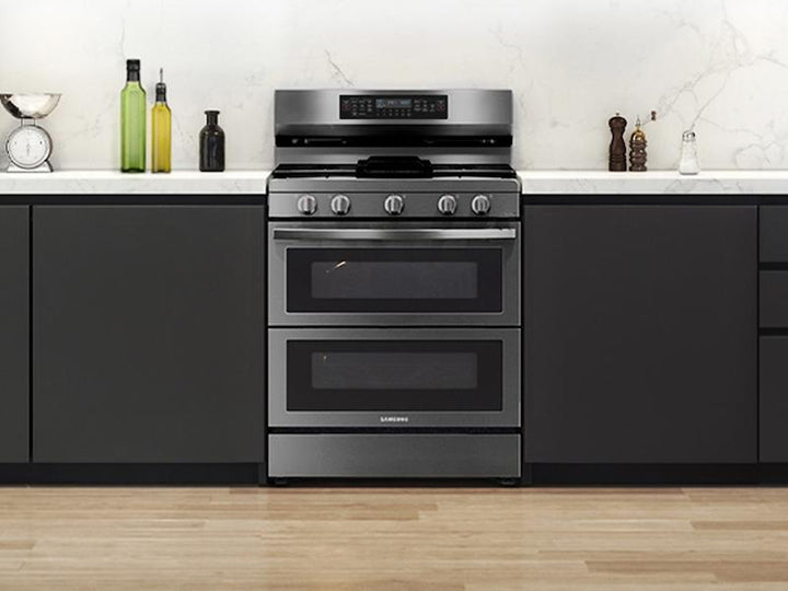 SAMSUNG NX60A6751SG 6.0 cu. ft. Smart Freestanding Gas Range with Flex Duo TM & Air Fry in Black Stainless Steel