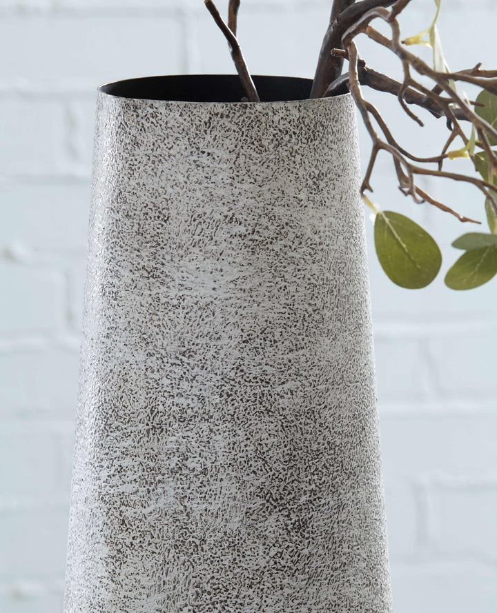 ASHLEY FURNITURE A2000517 Fynn Vase