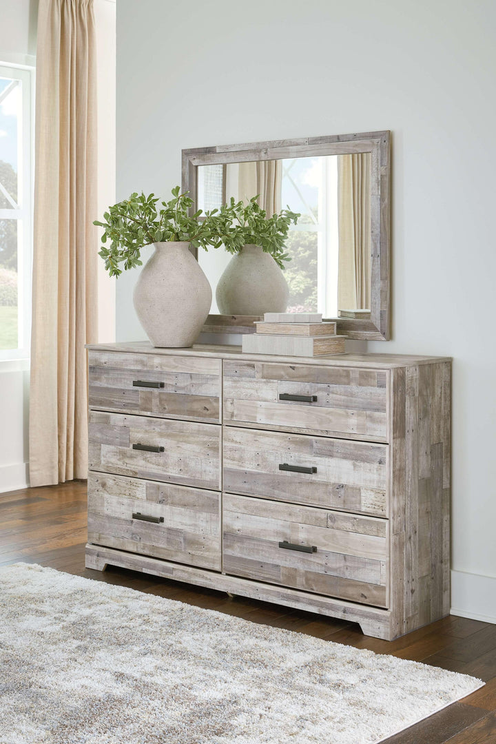 ASHLEY FURNITURE B3487B1 Hodanna Dresser and Mirror