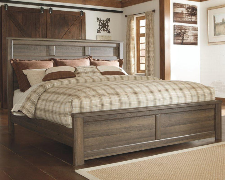 ASHLEY FURNITURE PKG004035 King Poster Bed With Dresser