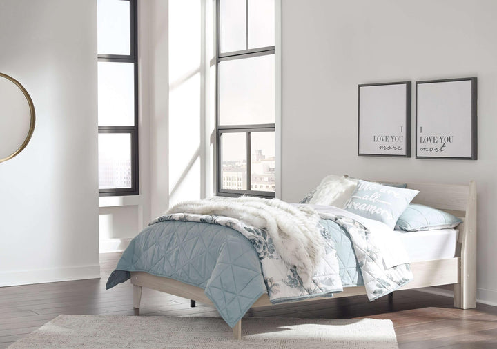 ASHLEY FURNITURE PKG009034 Full Platform Bed With Dresser and Chest