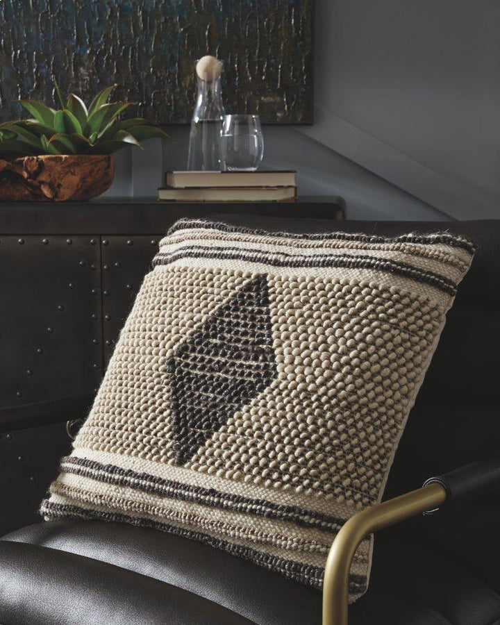 ASHLEY FURNITURE A1000804 Ricker Pillow set of 4
