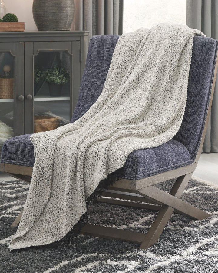 ASHLEY FURNITURE A1000769 Leonita Throw set of 3