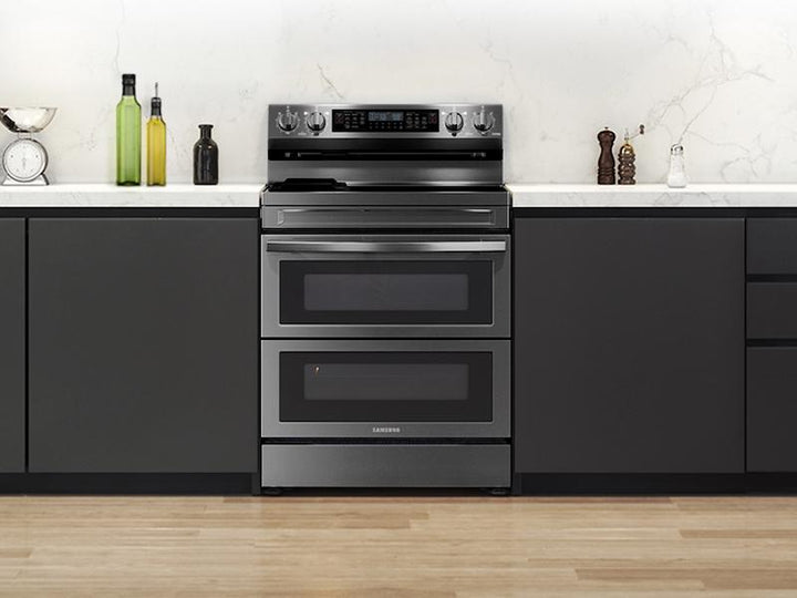 SAMSUNG NE63A6751SG 6.3 cu. ft. Smart Freestanding Electric Range with Flex Duo TM , No-Preheat Air Fry & Griddle in Black Stainless Steel