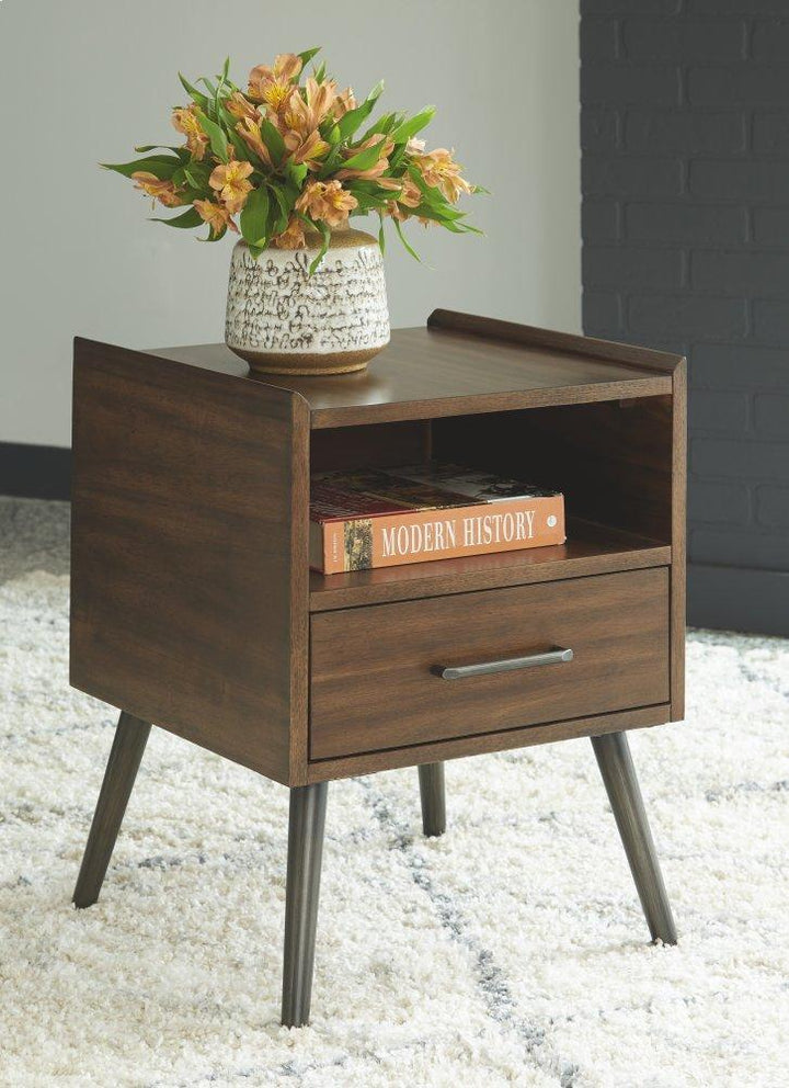 ASHLEY FURNITURE PKG008124 Coffee Table With 2 End Tables