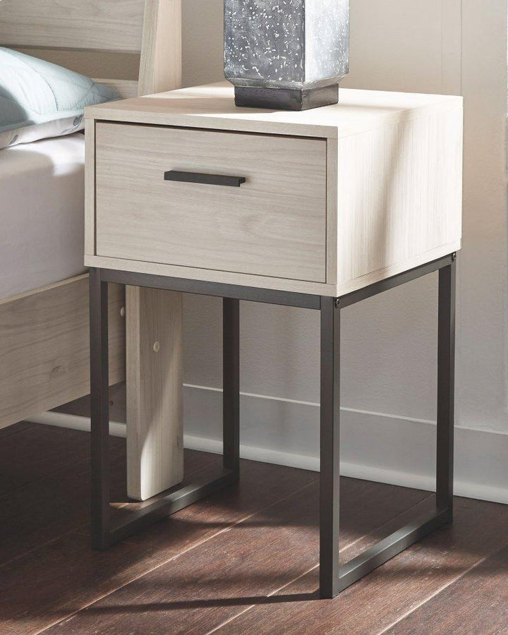 ASHLEY FURNITURE PKG009022 Full Panel Headboard With Dresser and 2 Nightstands
