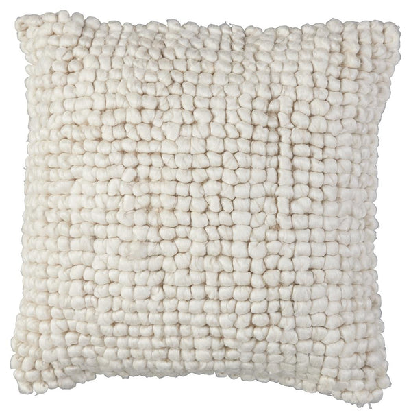 ASHLEY FURNITURE A1000956 Aavie Pillow set of 4