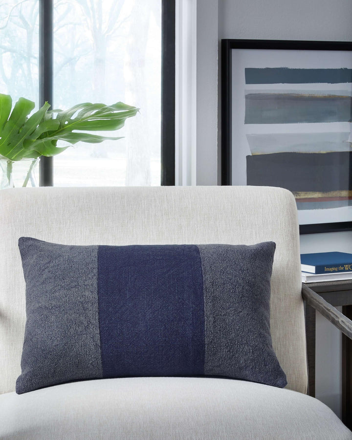ASHLEY FURNITURE A1000897 Dovinton Pillow set of 4