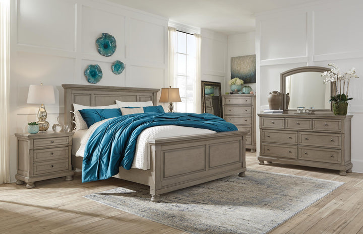 ASHLEY FURNITURE PKG006575 Queen Panel Bed With Dresser