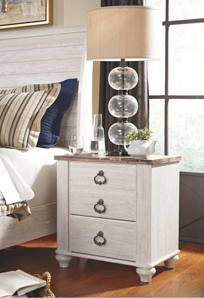 ASHLEY FURNITURE PKG007623 California King Panel Bed With Mirrored Dresser and 2 Nightstands