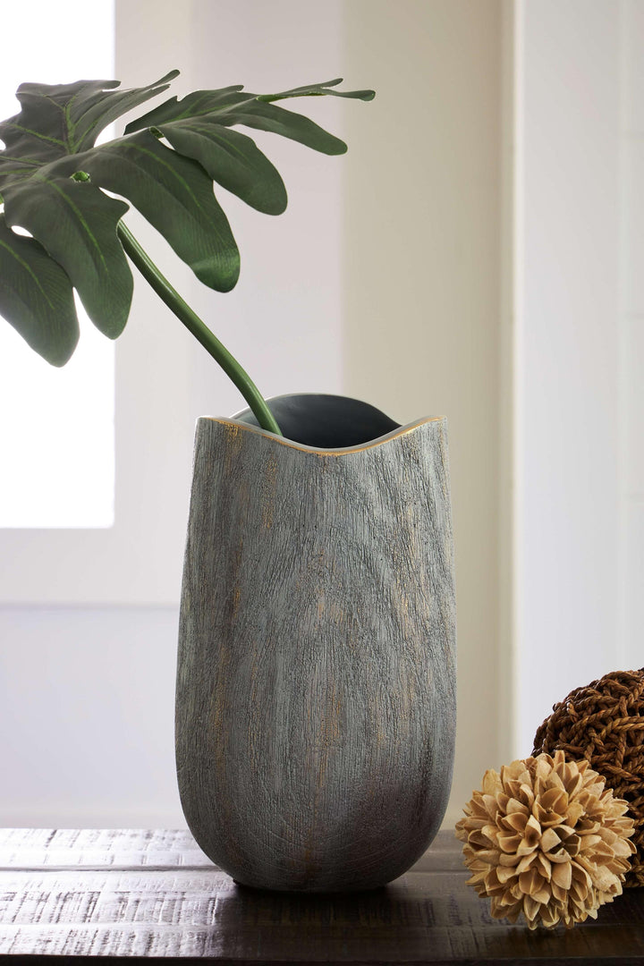 ASHLEY FURNITURE A2000548 Iverly Vase