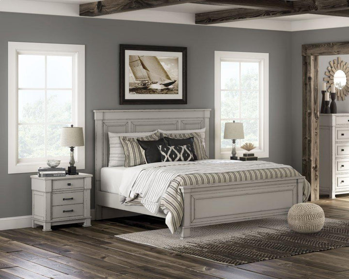 ASHLEY FURNITURE PKG000723 Queen Panel Bed With Mirrored Dresser