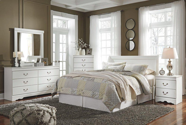 ASHLEY FURNITURE PKG002561 Queen Sleigh Headboard With Mirrored Dresser and 2 Nightstands