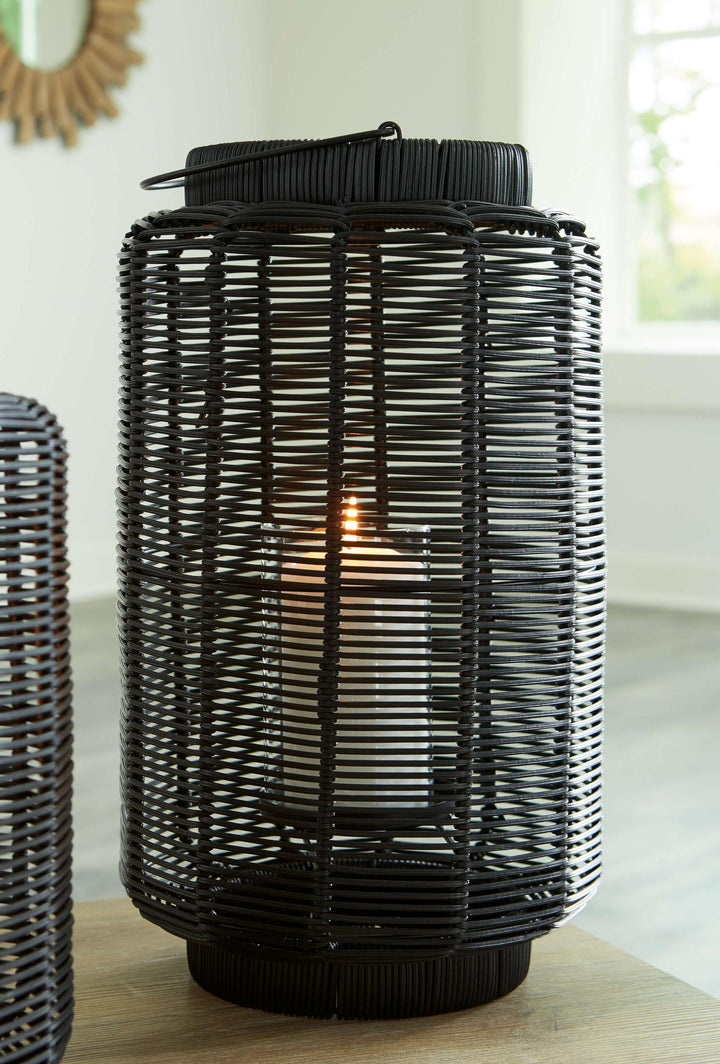 ASHLEY FURNITURE A2000564 Evonne Lantern