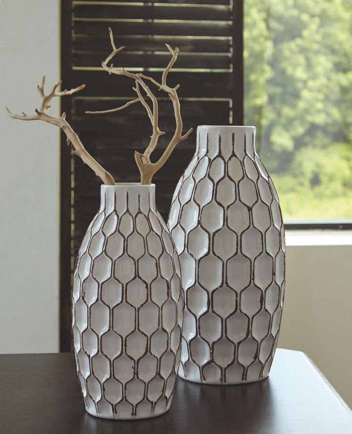 ASHLEY FURNITURE A2000329 Dionna Vase set of 2