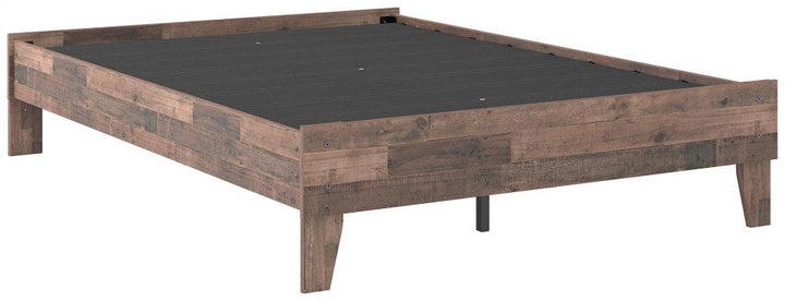 ASHLEY FURNITURE PKG009103 Full Platform Bed With Dresser and Chest
