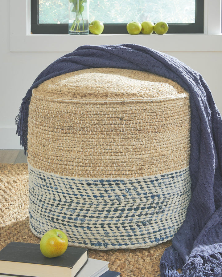 ASHLEY FURNITURE A1000809 Matson Pouf