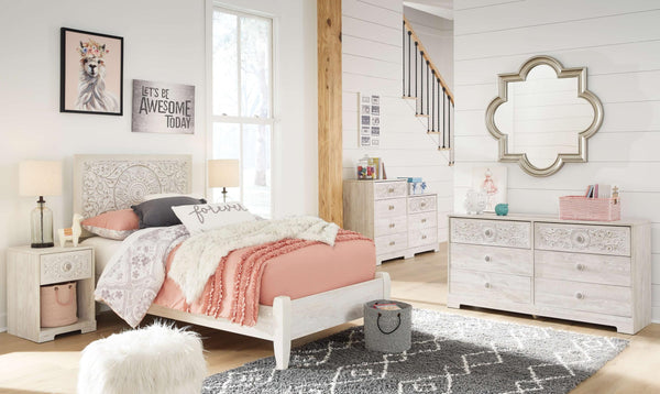 ASHLEY FURNITURE PKG002873 Full Panel Bed With Dresser