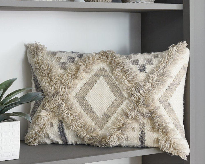 ASHLEY FURNITURE A1000540 Liviah Pillow set of 4
