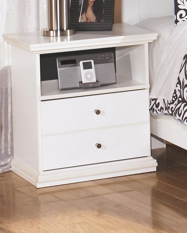 ASHLEY FURNITURE PKG000011 Queen Panel Bed With Mirrored Dresser, Chest and 2 Nightstands