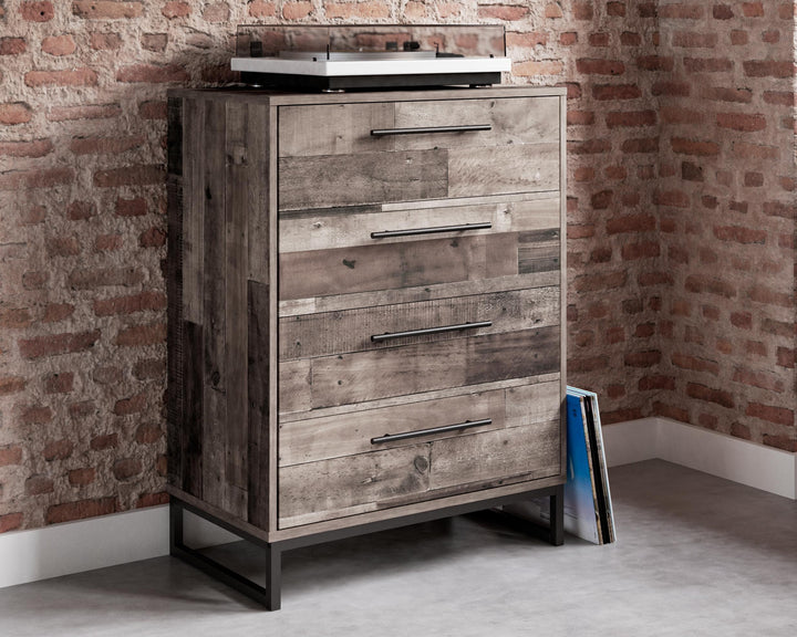 ASHLEY FURNITURE PKG009115 Full Platform Bed With Dresser, Chest and Nightstand