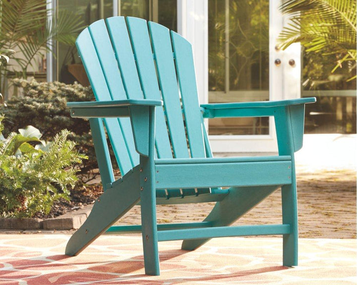 ASHLEY FURNITURE PKG008190 2 Outdoor Chairs With End Table