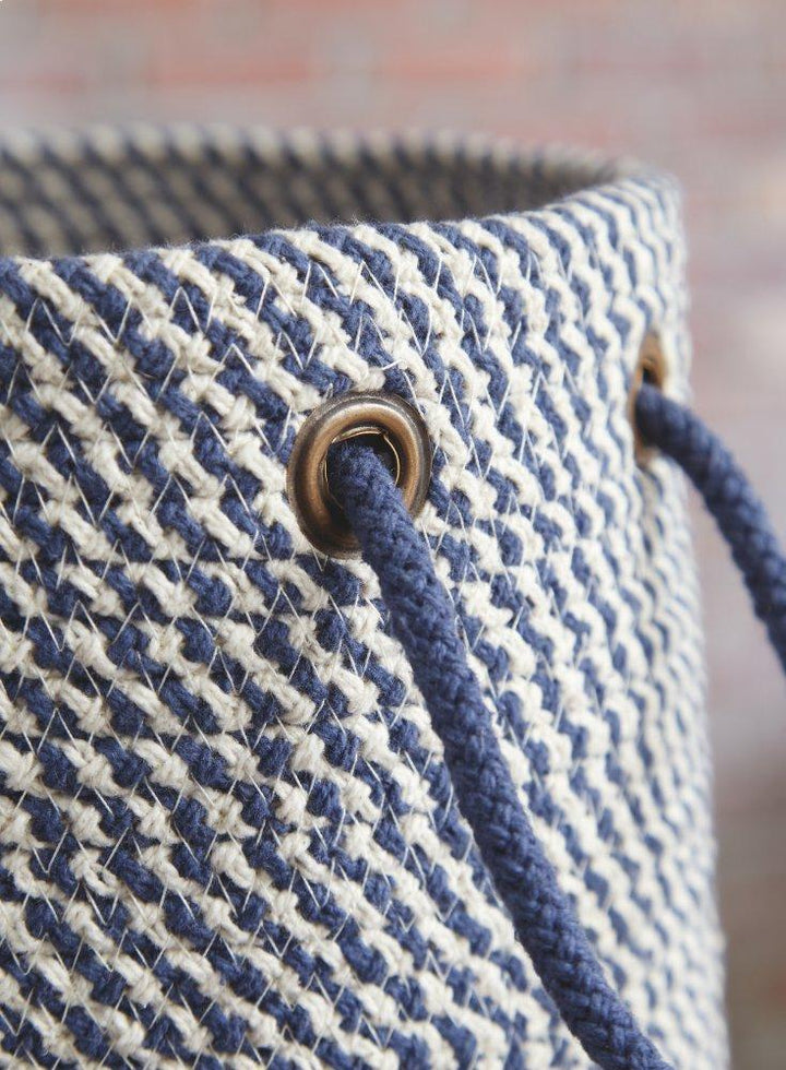 ASHLEY FURNITURE A2000430 Eider Basket