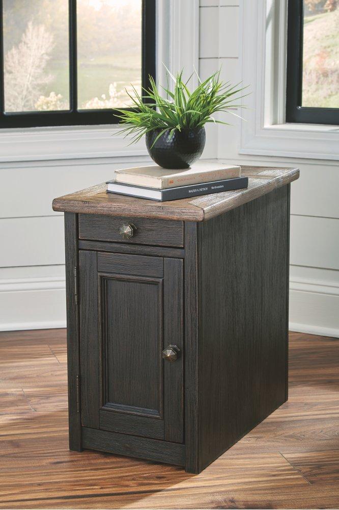 ASHLEY FURNITURE PKG010343 2 End Tables