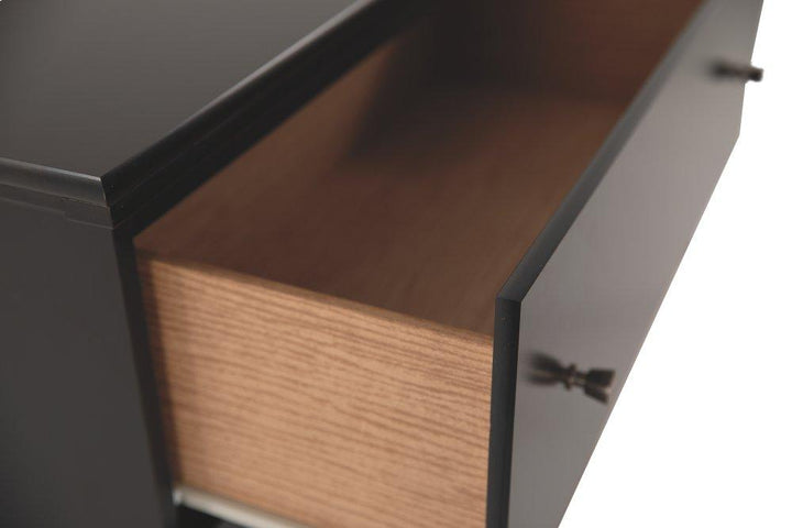 ASHLEY FURNITURE PKG000486 Queen Panel Bed With Mirrored Dresser